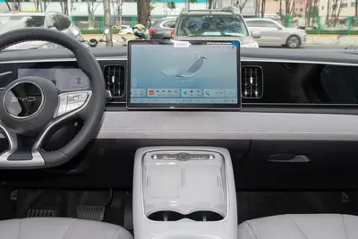 2025款 海狮05EV 430km 智航版内饰