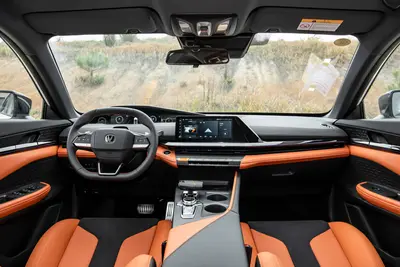2025款 长安UNI-V 1.5T 500Bar高能运动版内饰