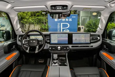 2025款 北京越野BJ40增程 1.5T 152km 标准版内饰