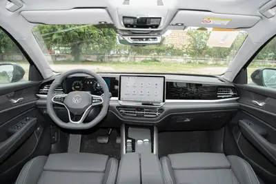 2025款 帕萨特 Pro 300TSI 星空龙耀版内饰