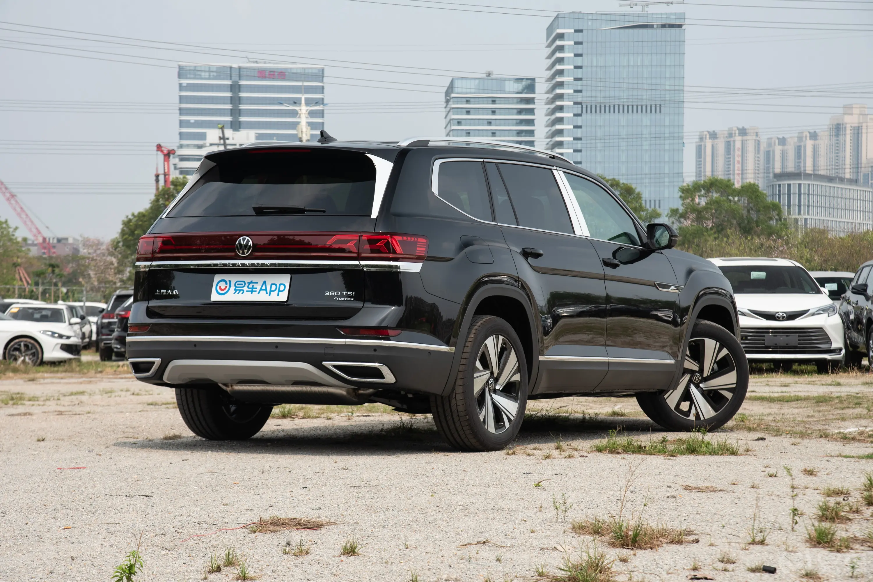 途昂380TSI 出众版侧后45度车头向右水平