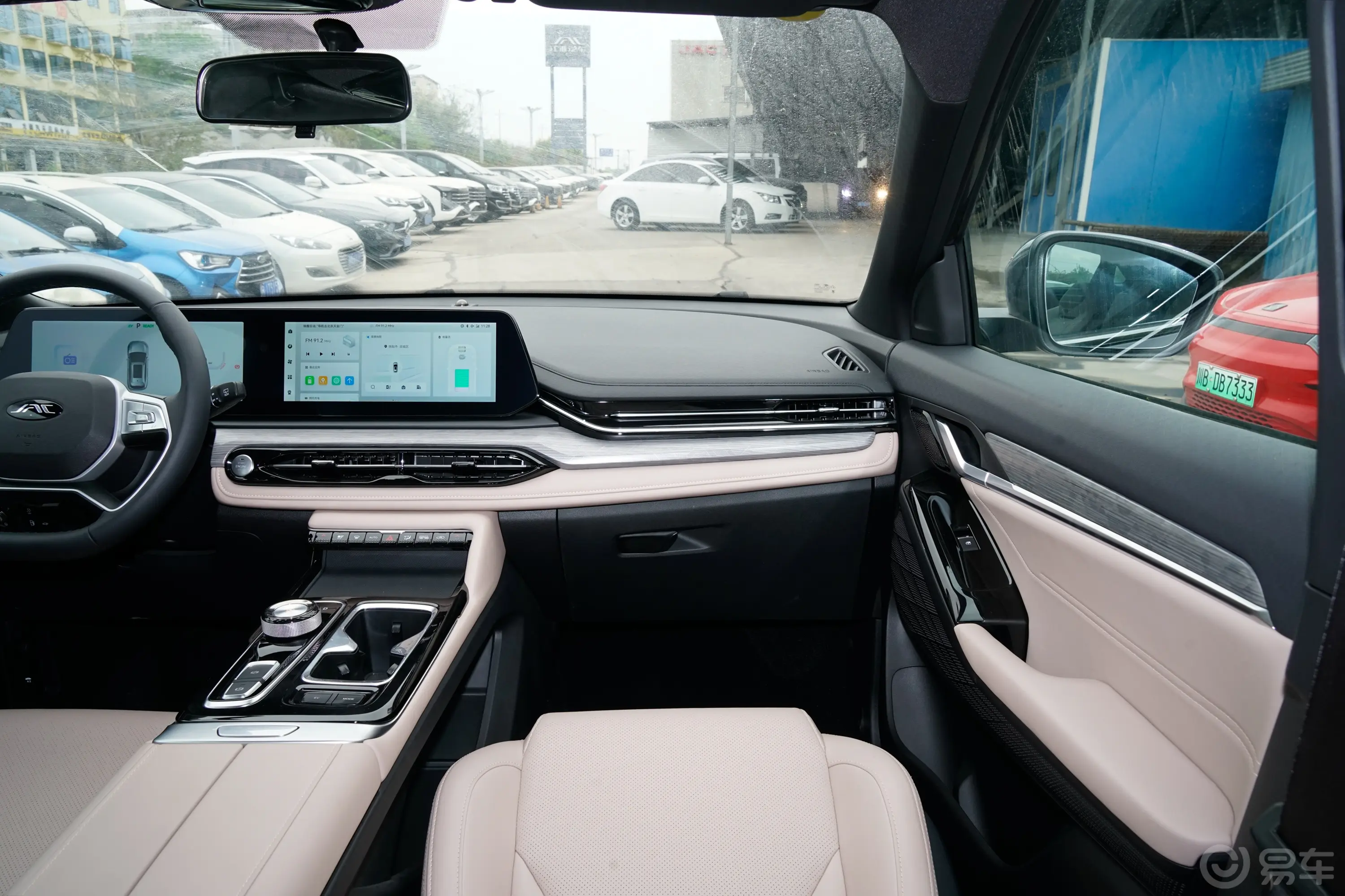 江淮QX PHEV1.5L 120km 劲享版副驾驶位区域