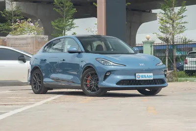 2025款 智己LS6 剧院版 750km 四驱超强性能灵蜥智享版外观