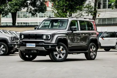 2025款 北京越野BJ40增程 1.5T 152km 标准版外观