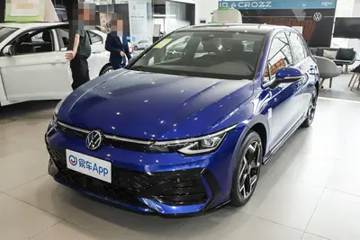 2025款 高尔夫 改款 300TSI R-Line外观