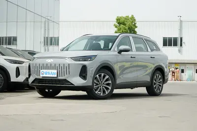 2025款 风云T9 1.5T 120km 前驱长续航版尊荣型 磷酸铁锂 5座外观