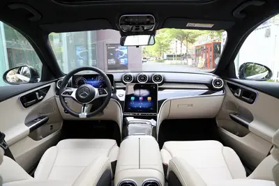 2025款 奔驰C级 改款 C 260 L内饰