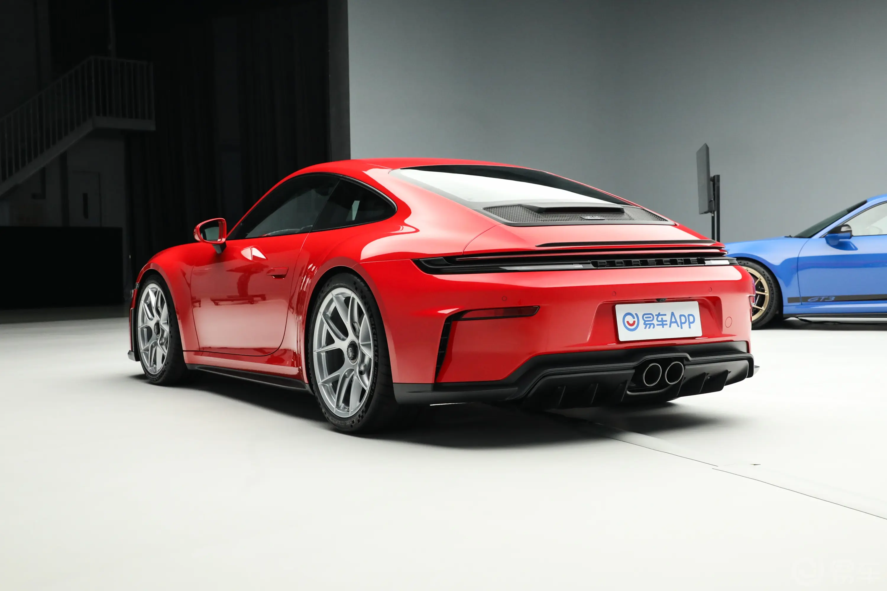 保时捷911GT3 Touring 4.0L侧后45度车头向左水平