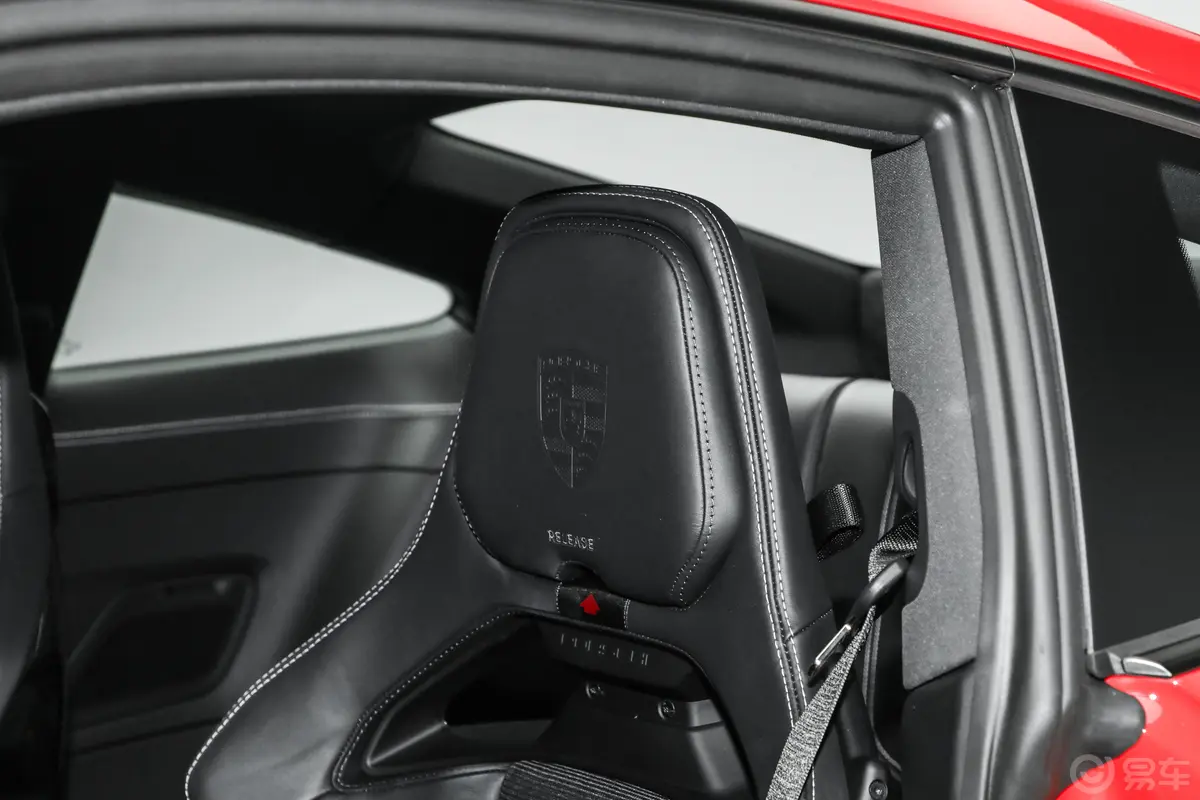 保时捷911GT3 Touring 4.0L主驾驶位