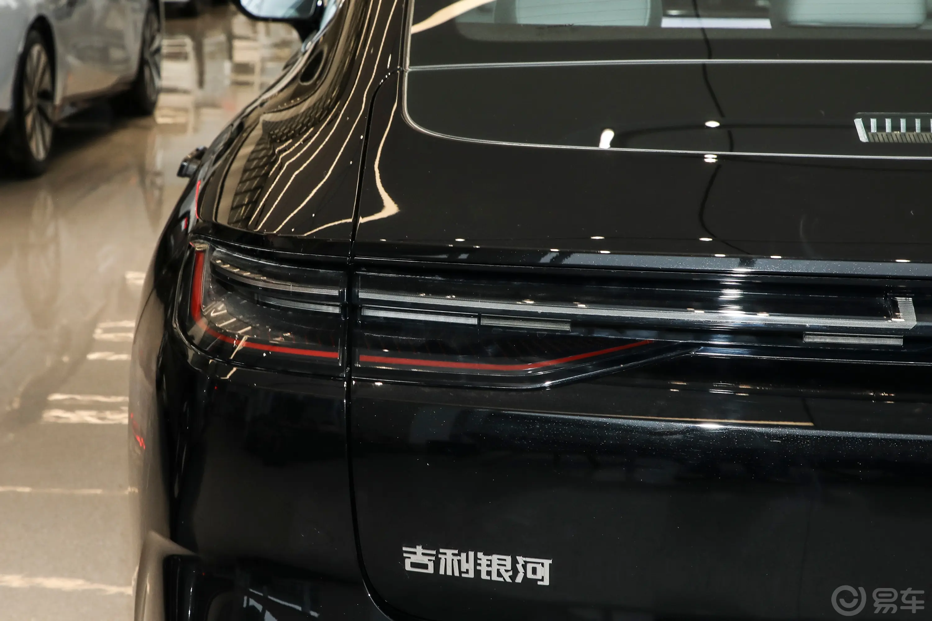 银河E8575km 后驱启航智驾版外观灯组