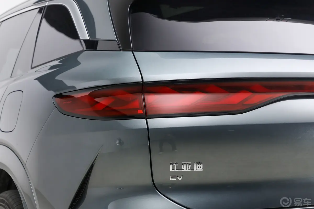 唐LEV 670km 后驱激光雷达旗舰型外观灯组