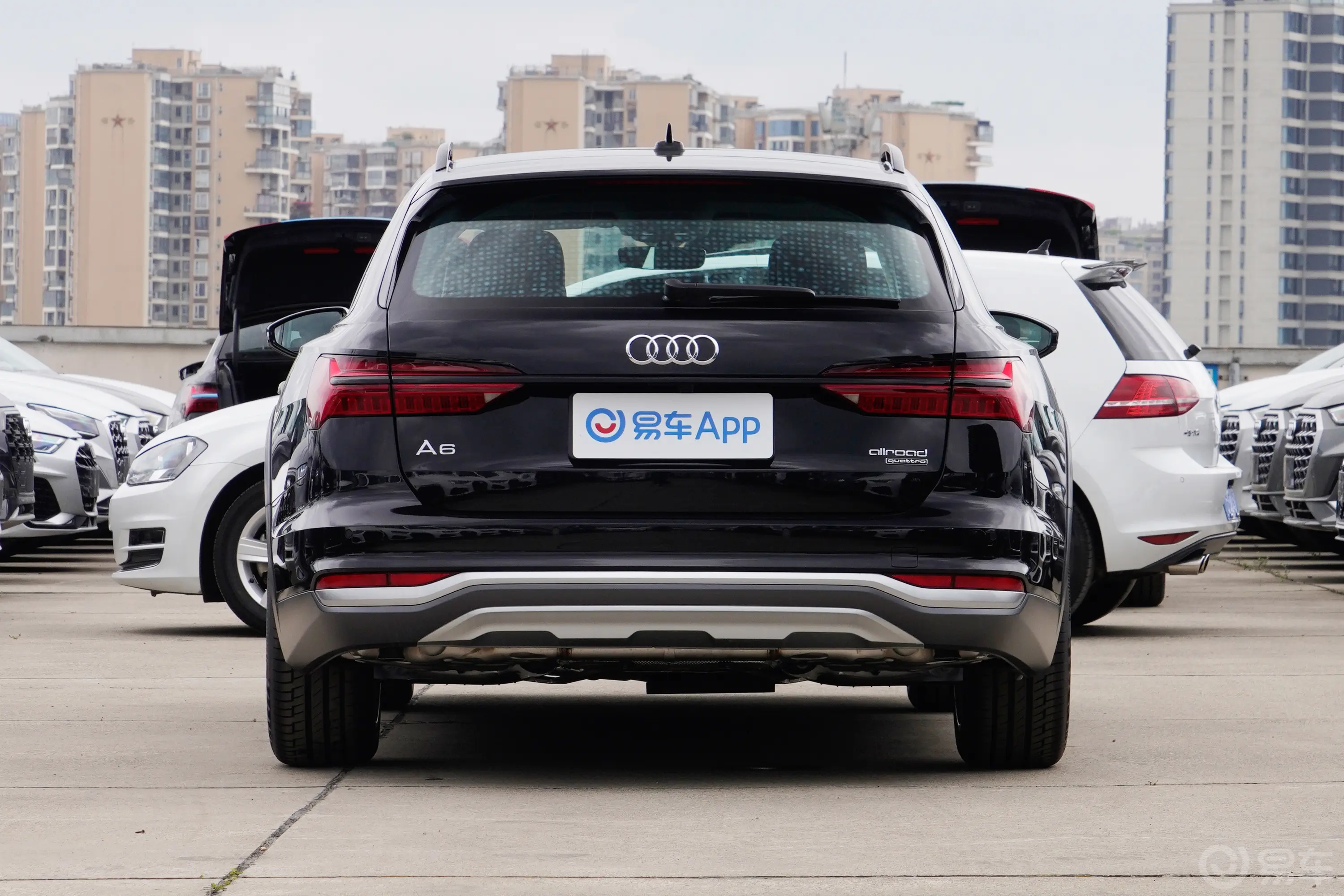 奥迪A6Allroad 探索家 55 TFSI quattro 尊享越野型正后水平