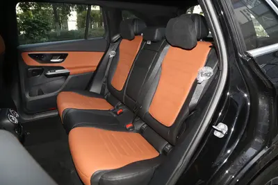 2025款 奔驰GLC 改款 GLC 260 L 4MATIC 豪华型 5座空间