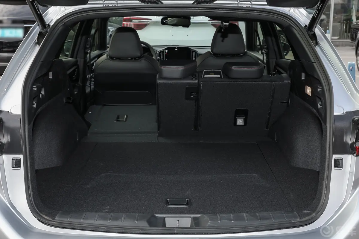 斯巴鲁WRX2.4T CVT Wagon tS版EyeSight后备厢