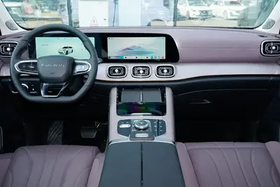 2025款 风云T10 1.5T 210km 前驱奢享版 5座内饰