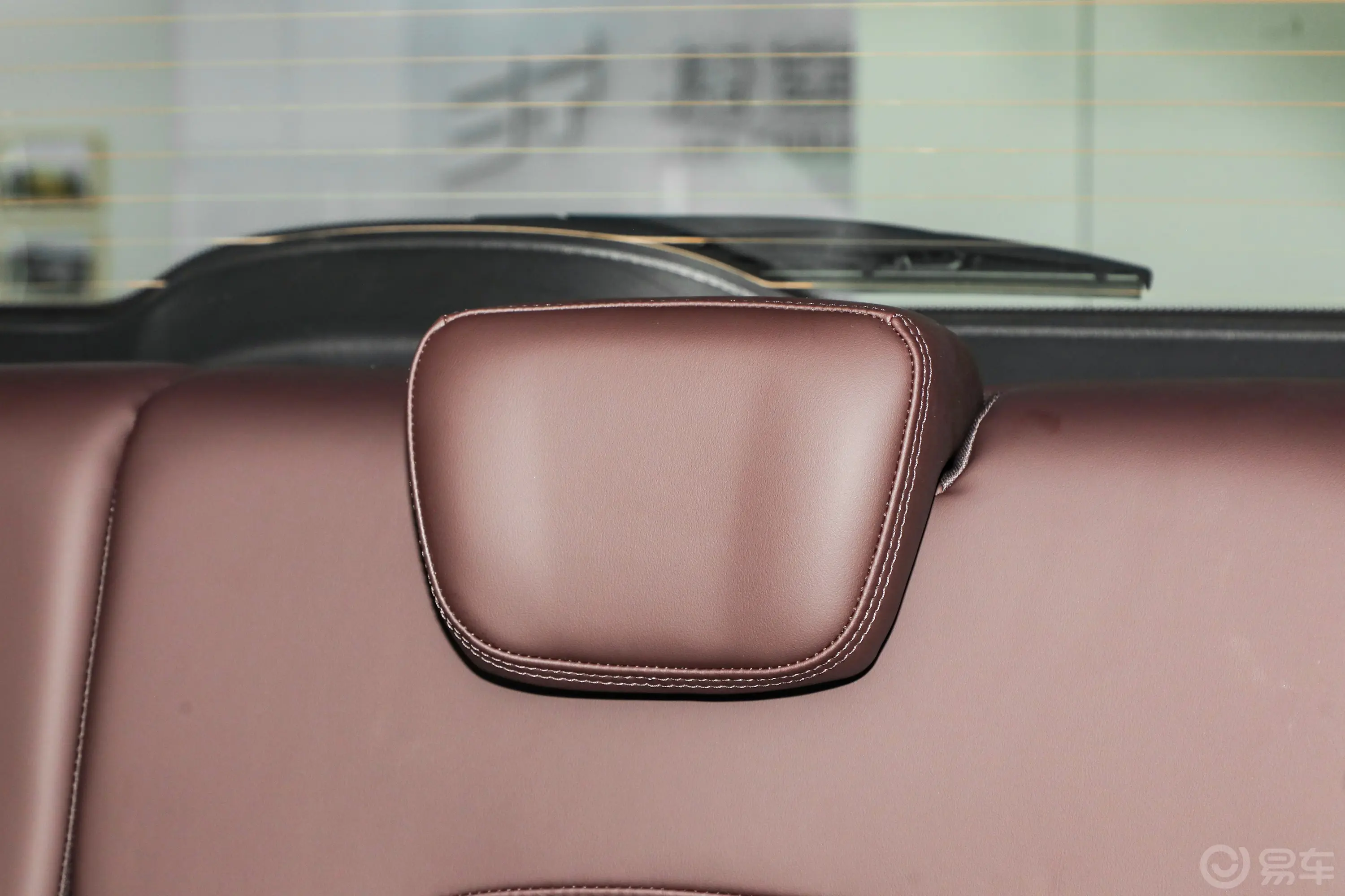 捷途X90 PLUS超越版 1.6T 手动洋房PRO 7座后排空间