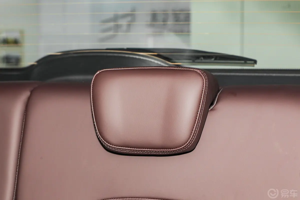 捷途X90 PLUS超越版 1.6T 手动洋房PRO 7座后排空间