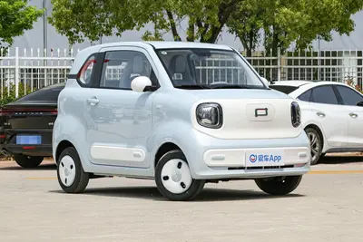 2025款 奔腾小马 222km 伶俐马外观