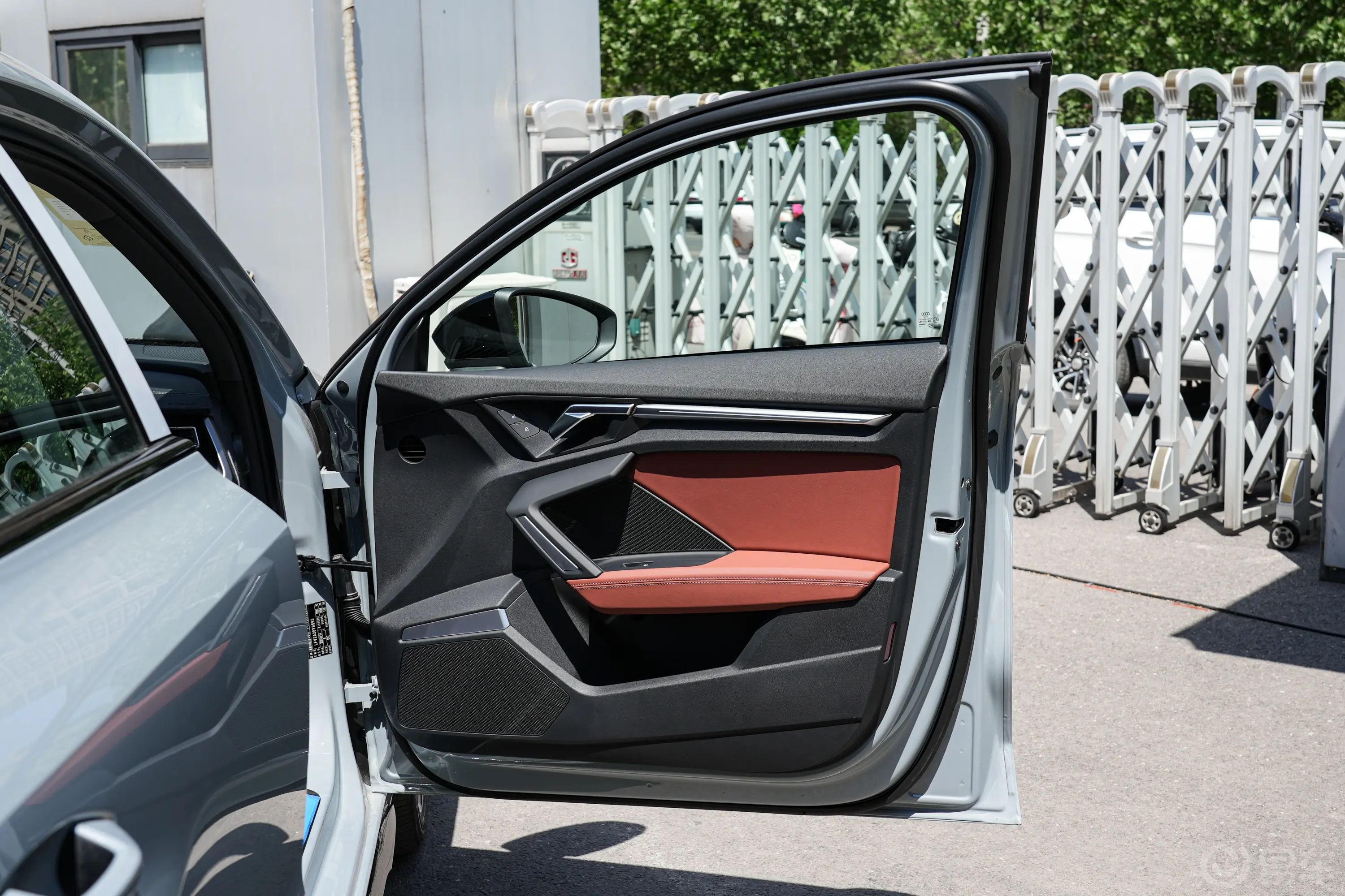 奥迪A3改款 A3L Limousine 35TFSI 飞驰尊享型副驾侧前车门