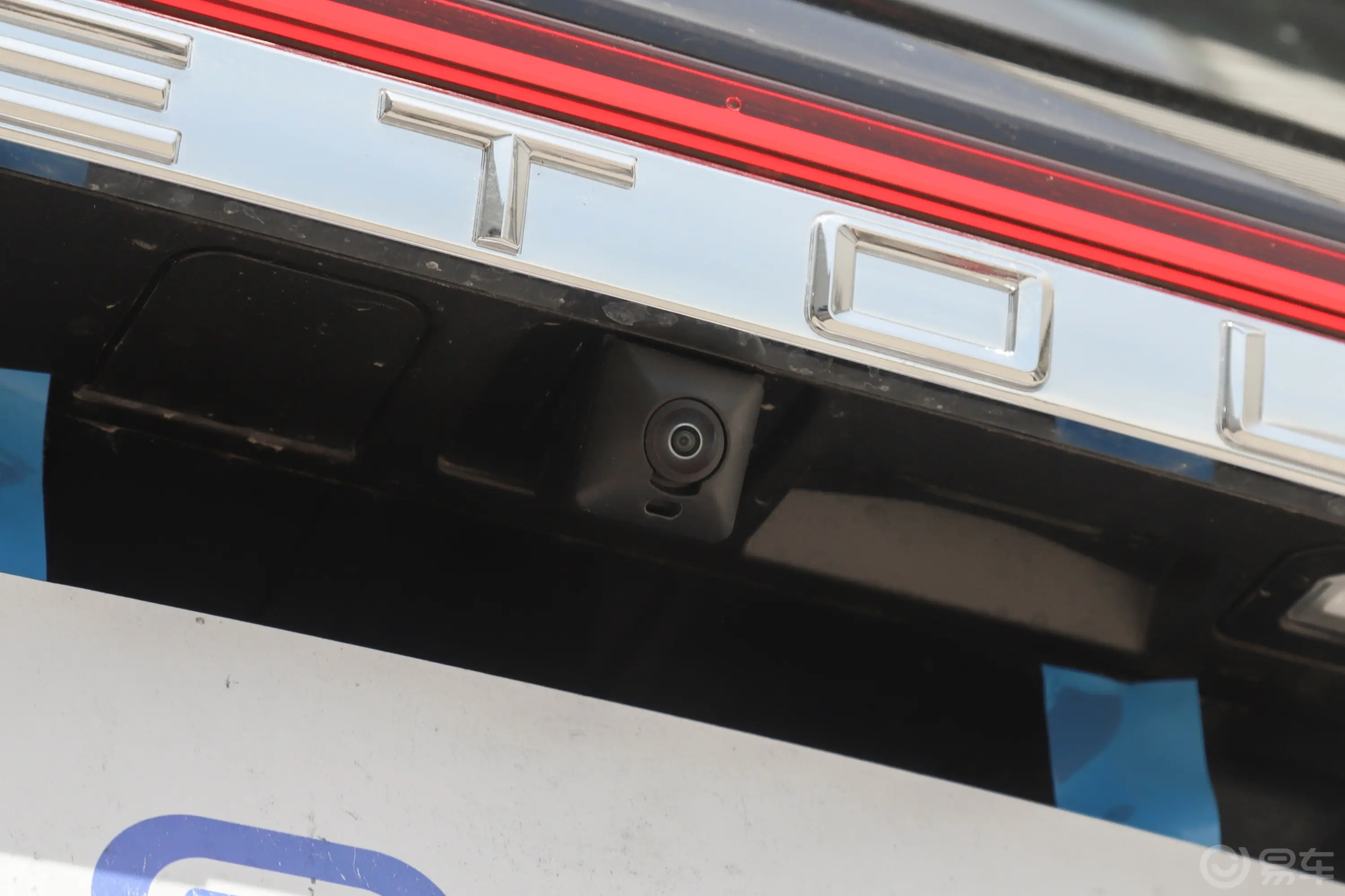 捷途X90 C-DM1.5T 108km 豪华版 7座外观细节