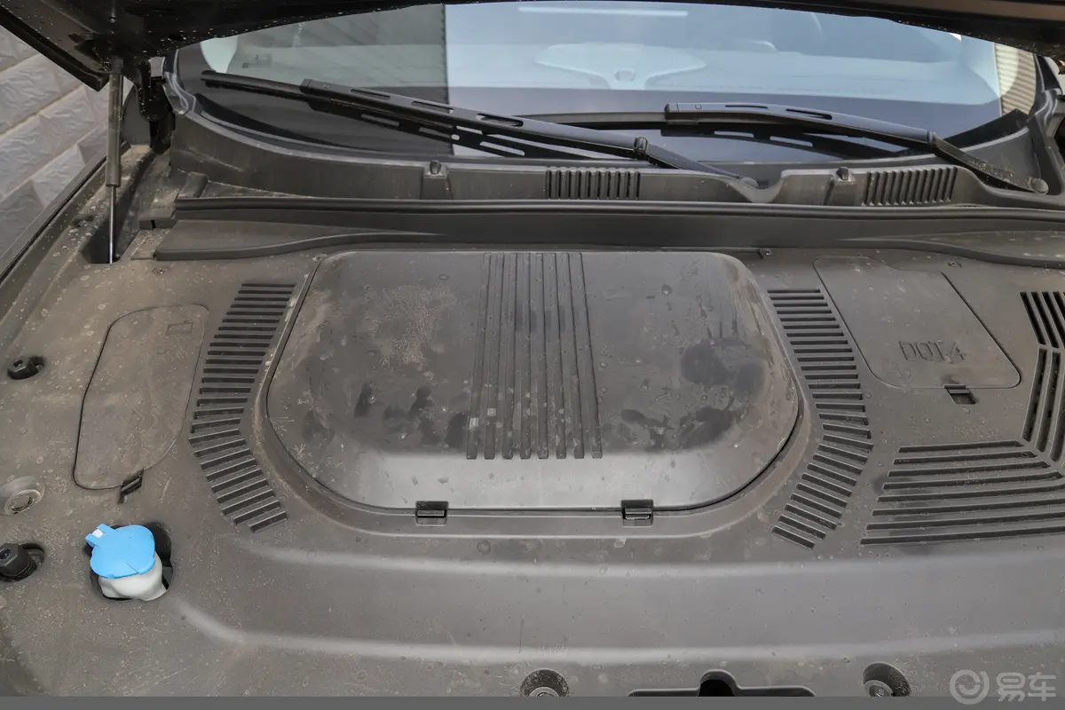 捷途X90 C-DM1.5T 108km 豪华版 7座发动机/电机特写