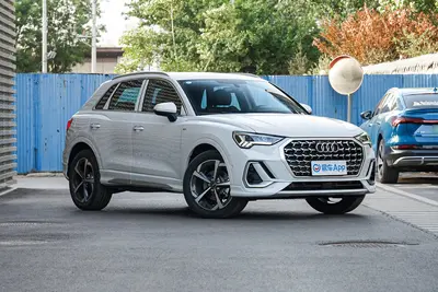 2025款 奥迪Q3 quattro45周年典藏版 35 TFSI 时尚动感型外观