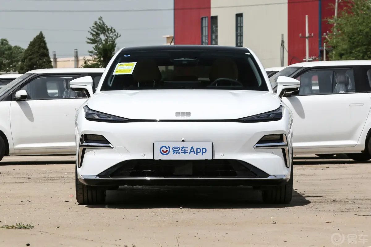 银河星耀8EM-i 1.5L 130km 旗舰版正前水平