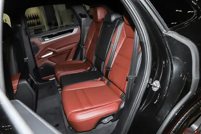 2026款 Cayenne Cayenne 3.0T 劲驰版空间