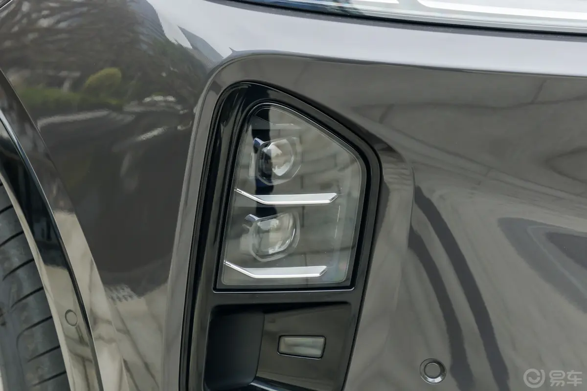 蔚来ES6500km 75kWh大灯侧45度俯拍