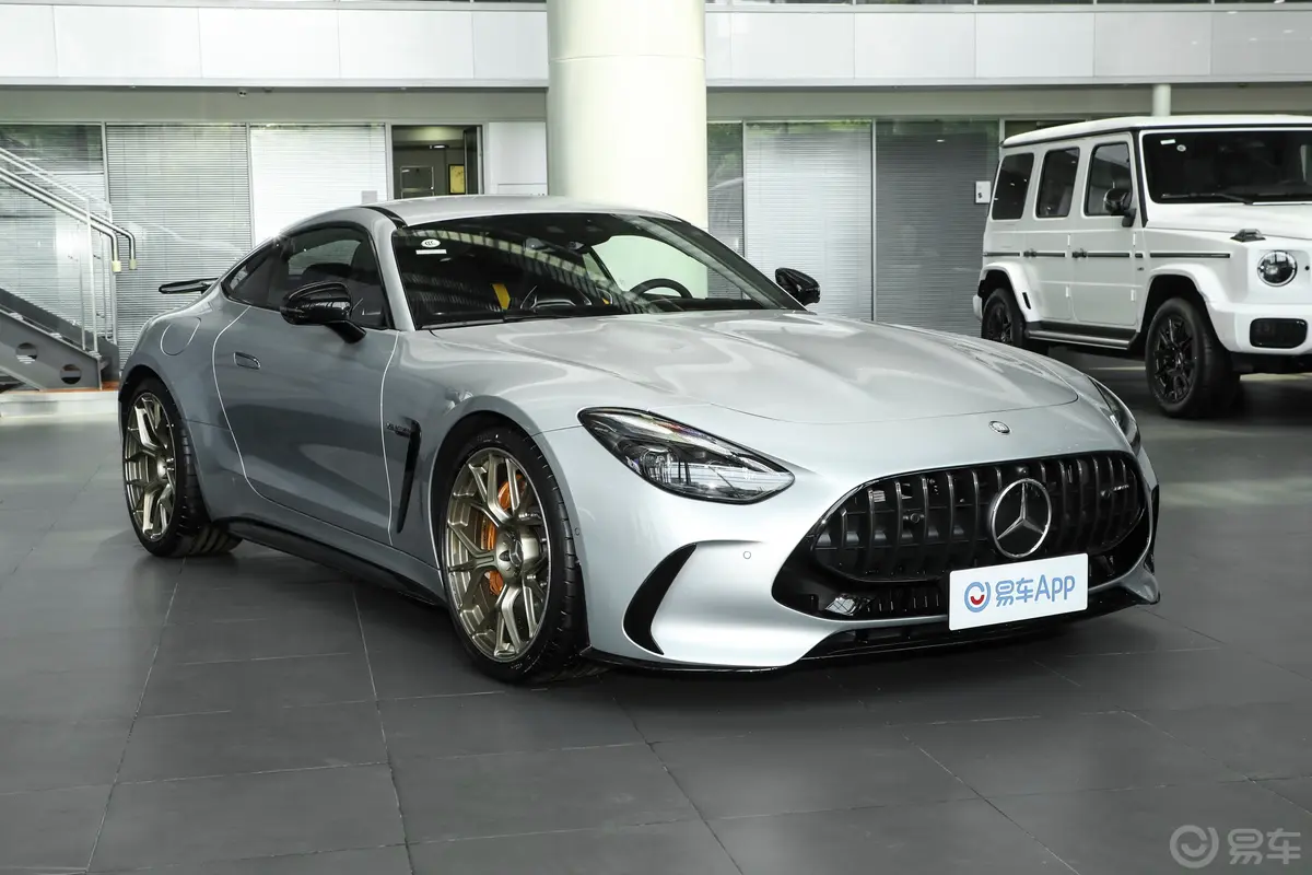 奔驰GT AMG新能源AMG GT 63 S E Performance侧前45度车头向右水平