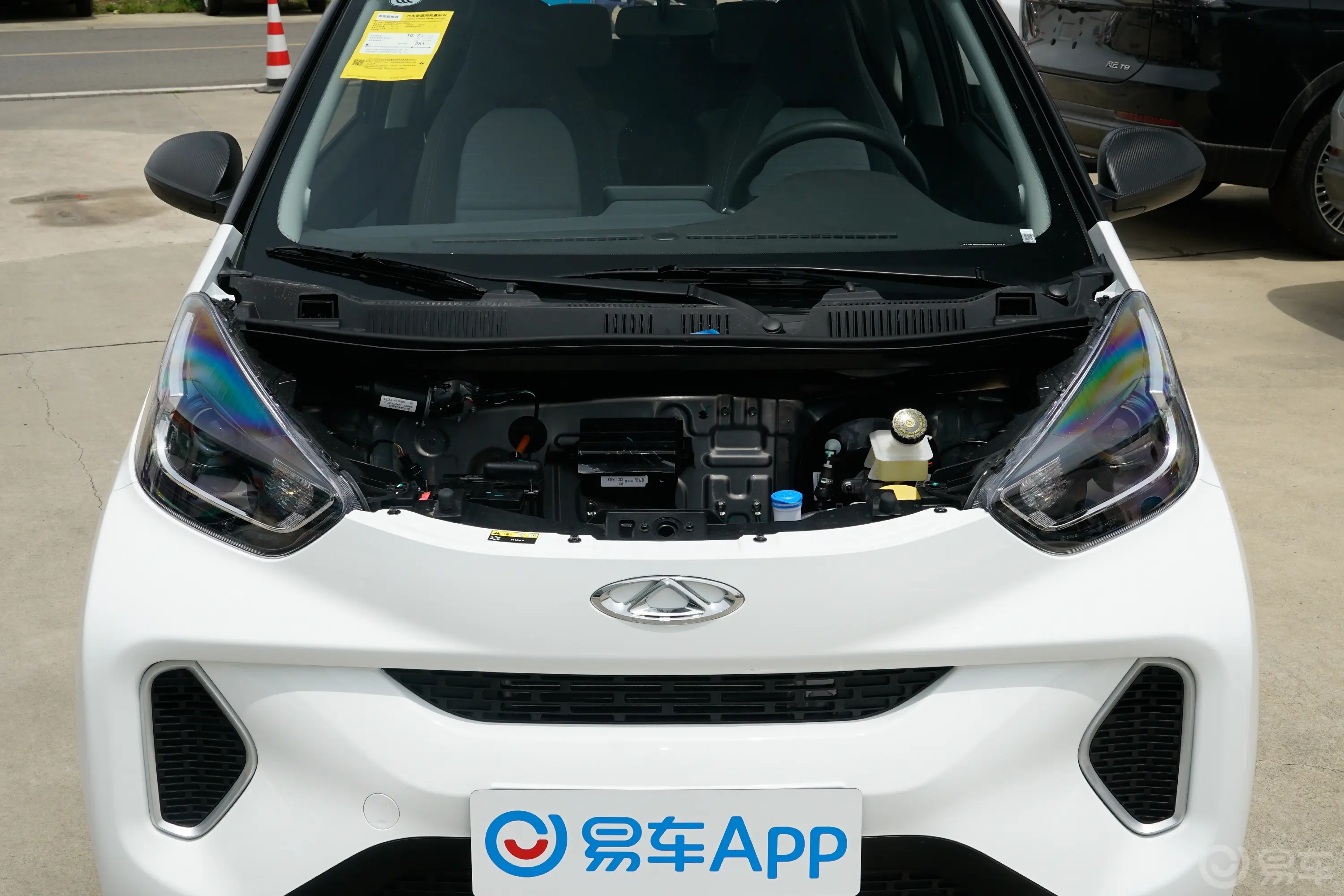 小蚂蚁251km 喜爱版 25.05kWh前舱整体
