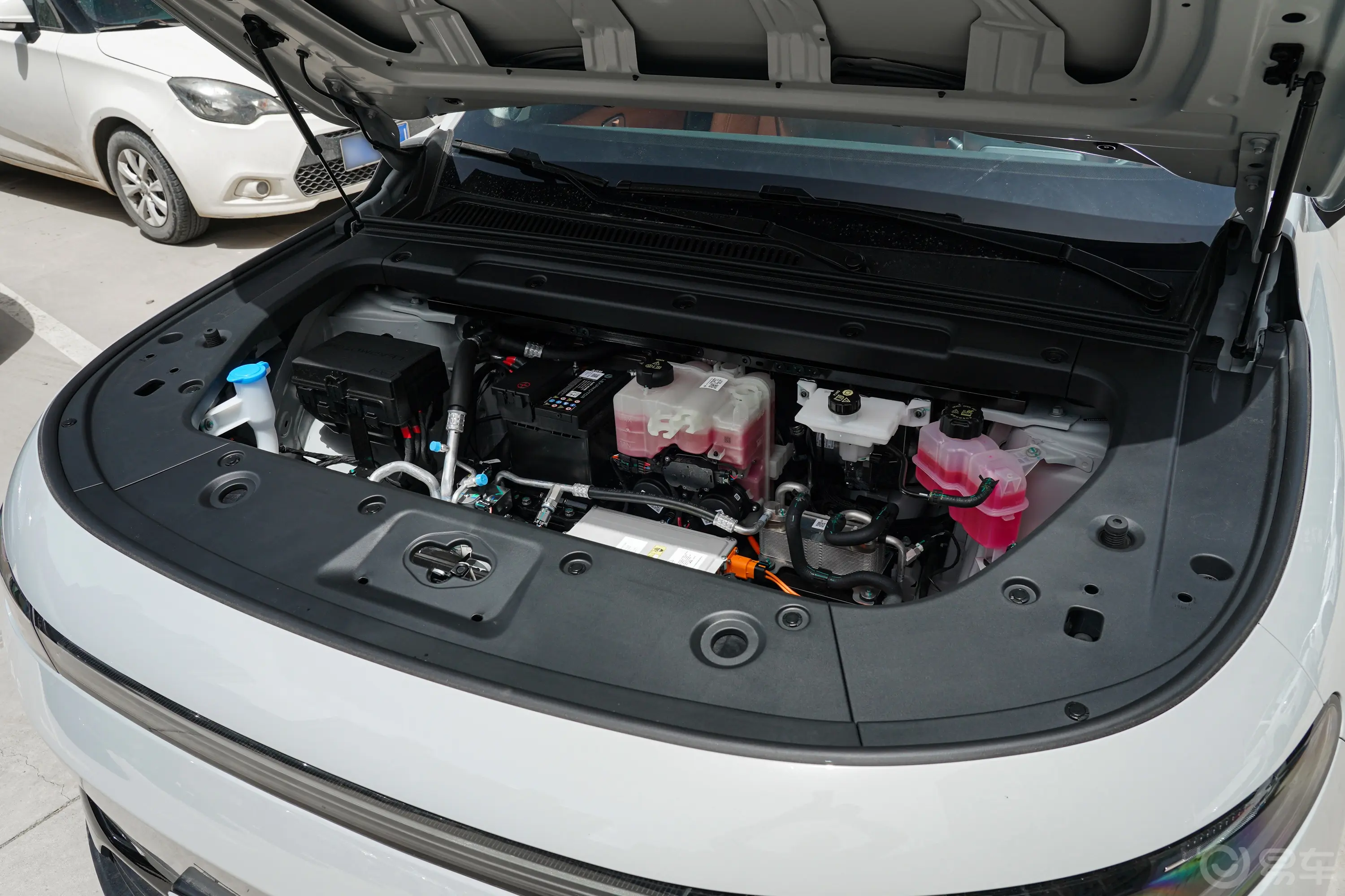 零跑C10纯电版 605km 605激光雷达版动力底盘