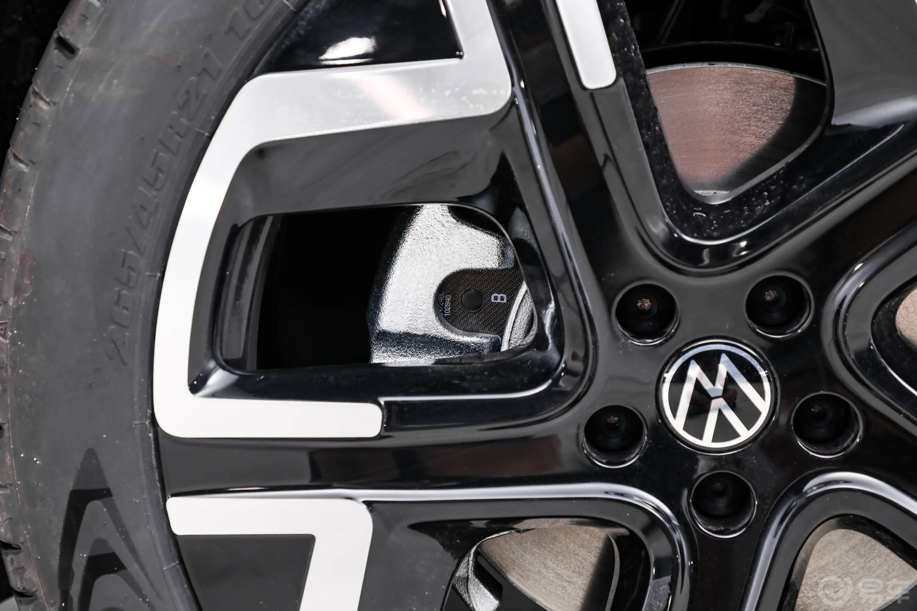 揽境450TSI 四驱R-Line高配版 6座前刹车卡钳