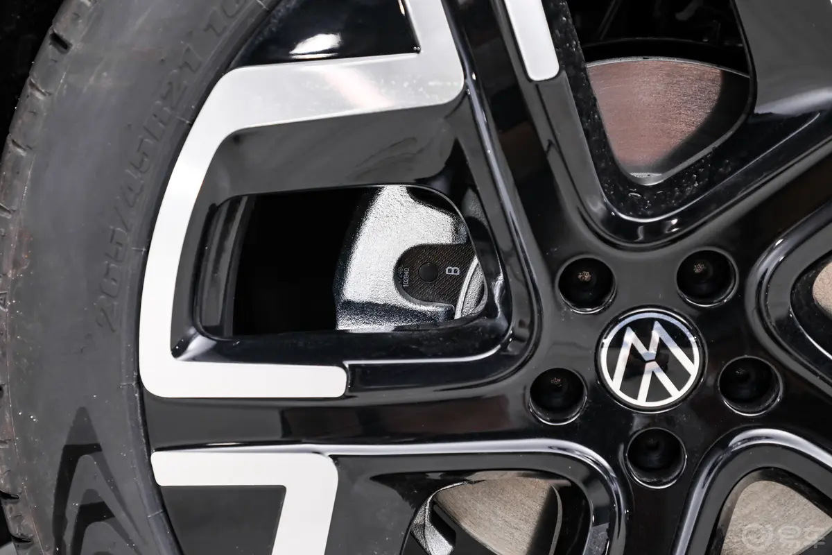 揽境450TSI 四驱R-Line高配版 6座前刹车卡钳