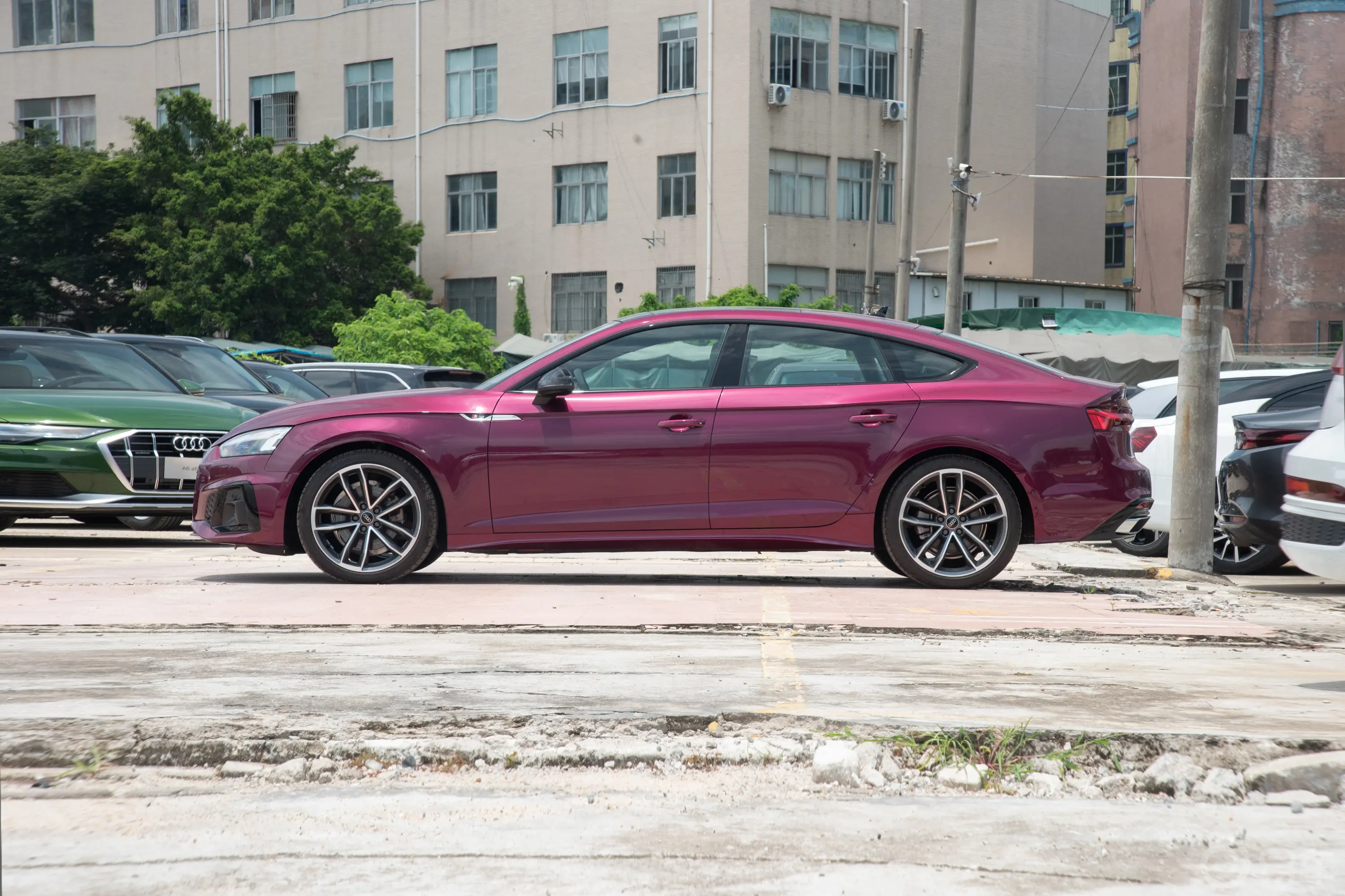 奥迪A5Sportback 40 TFSI 时尚动感型正侧车头向左水平