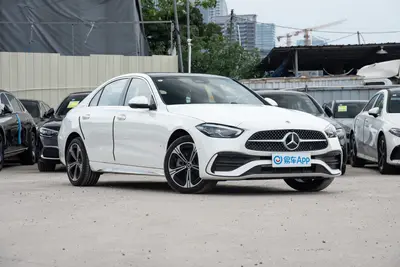2025款 奔驰C级 改款 C 260 L 4MATIC 运动版外观