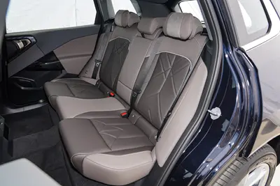 2025款 宝马X3 xDrive25L 豪华套装空间