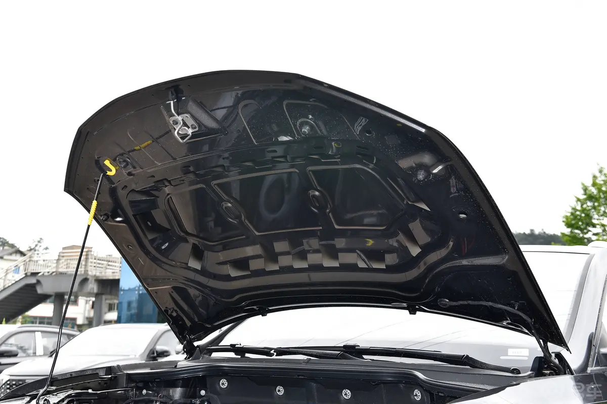 捷达VS5280TSI 手动好运Plus版前舱盖内侧