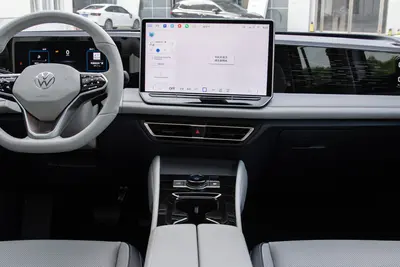 2025款 途观L Pro 380TSI 两驱智行版内饰