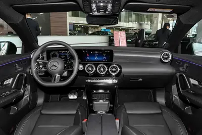 2025款 奔驰CLA CLA 260 4MATIC内饰