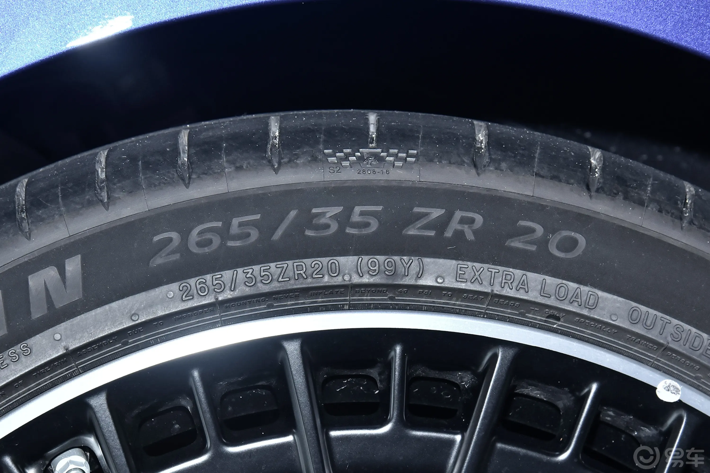 奔驰CLE AMGAMG CLE 53 4MATIC+ Coupe前轮胎尺寸