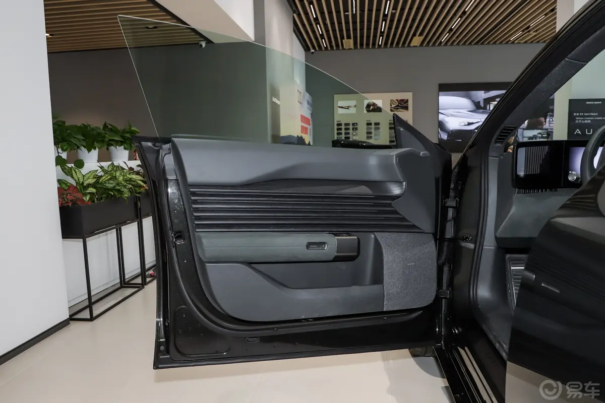 奥迪E5 Sportback两驱标准版驾驶员侧前车门