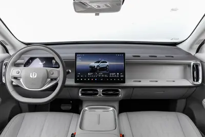 2025款 零跑B10 600km 悦享版内饰