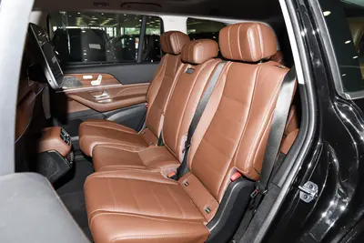 2025款 奔驰GLS GLS 450 4MATIC 豪华型空间
