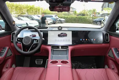 2025款 问界M8 增程版 310km Max+ 5座内饰