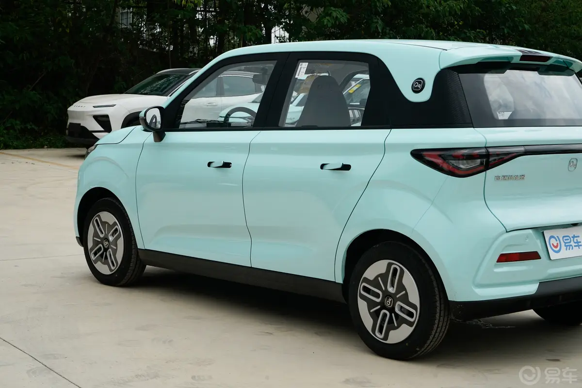 QQ多米305km 舒享型外观细节