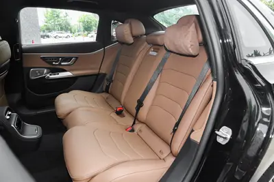 2025款 奔驰E级 改款 E 300 L 运动尊贵型空间