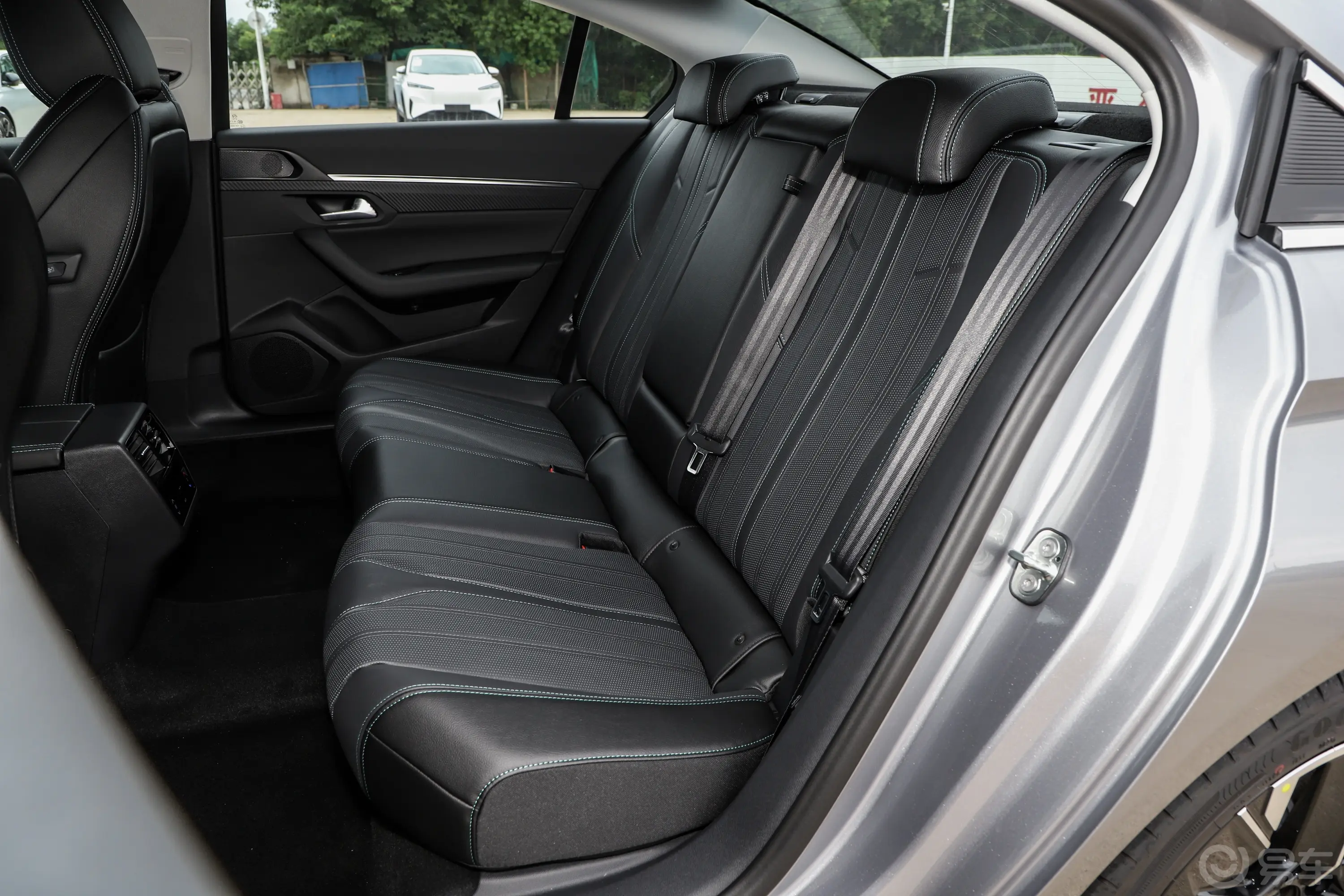 标致508L400THP 驭享旗舰版后排座椅