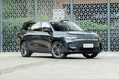 2026款 零跑C16 纯电版 630km 激光雷达智尊版 6座外观