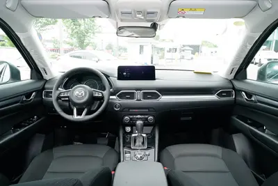2025款 马自达CX-5 2.0L 两驱智尚型内饰